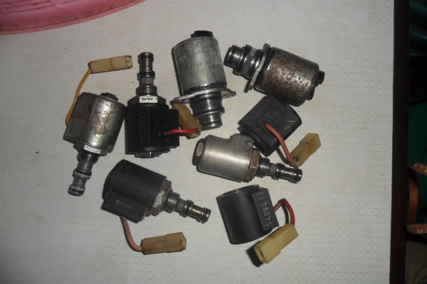 ขาย โซลินอยด์วาวล์ เข้า/ปลดเพลาหน้ารถไถฟอร์ด NH CARARO ZF