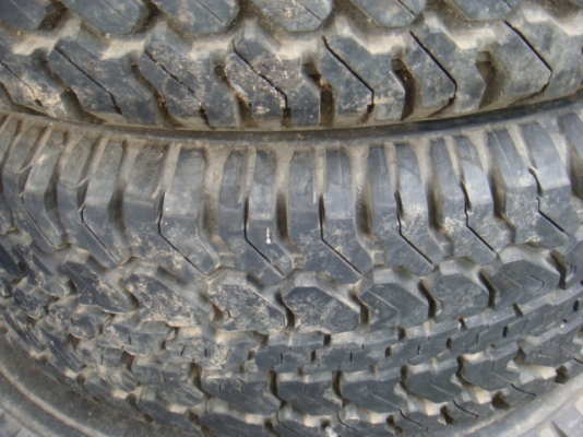 ขายยาง 225/70R15 สภาพดี