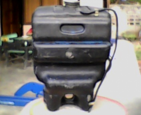 ขาย ถังน้ำำมันรถไถฟอร์ด NEW HOLLAND 6640-7840 แท้ติดรถ