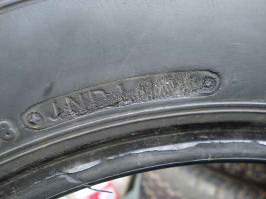 ยางกระบะ 215/70/15 ปี 10