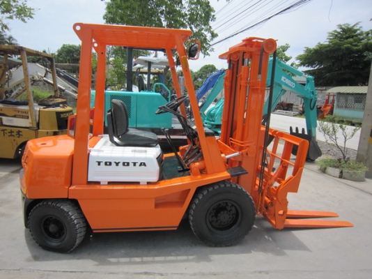 ขาย รถยก 2.5 ตัน TOYOTA รุ่น 3FD25 มีฮิ้ง  มือสองญี่ปุ่น