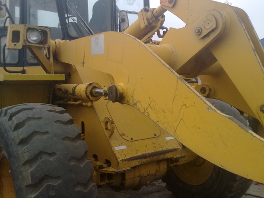 ต้องการขายรถตักล้อยางKOMATSU WA180 ต้องการขายรถตักล้อยางKOMATSU WA180