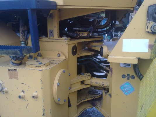ต้องการขายรถตักล้อยางKOMATSU WA180 ต้องการขายรถตักล้อยางKOMATSU WA180