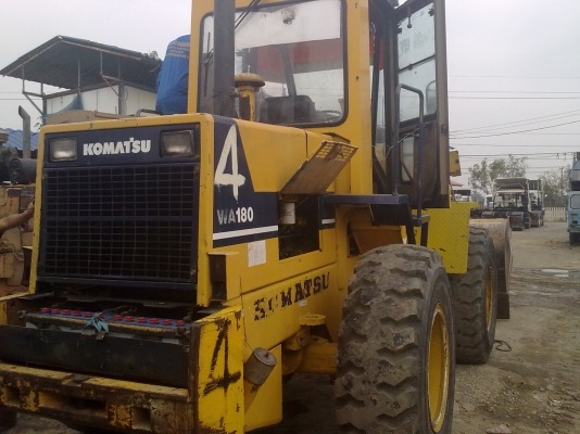ต้องการขายรถตักล้อยางKOMATSU WA180 ต้องการขายรถตักล้อยางKOMATSU WA180