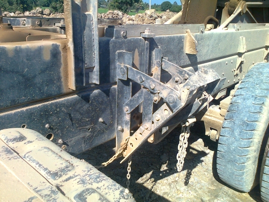 MITSUBISHI FN527M-TF 19xx  220 แรงม้า 2 เพลา ดัมพ์