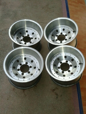 ขายล้อหยดน้ำ 15x10 -33 สภาพสวยพร้อมใช้งาน ขายล้อหยดน้ำ 15x10 -33 สภาพสวยพร้อมใช้งาน