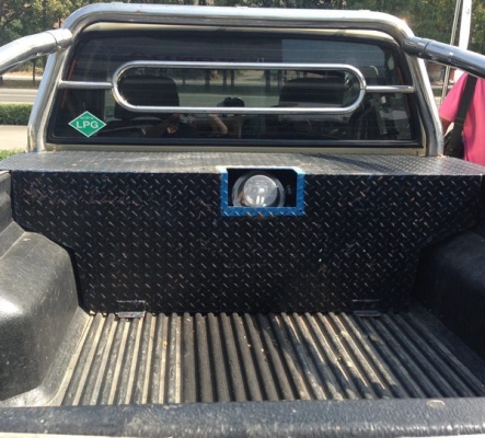 รถกระบะ NISSAN ปี 2003 สีน้ำตาล รถกระบะ NISSAN ปี 2003 สีน้ำตาล