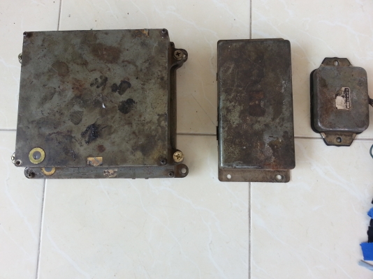 ขายด่วน กล่อง+ จอ  HITACHI EX200-2 ที่เห็นให้หมด