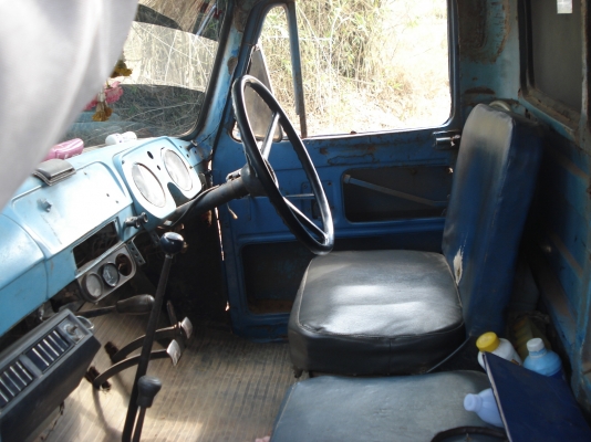 ขายหกล้อใหญ่ดั๊ม