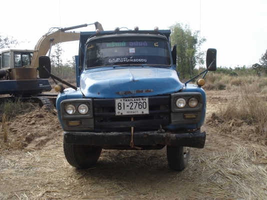 ขายหกล้อใหญ่ดั๊ม