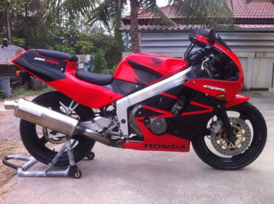 ขาย HONDA CBR250 ปี 92 ทะเบียนโอน พร้อมโอน เครื่องดี