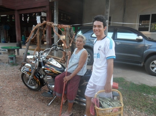 ขาย plastinum monaco 250 A 2 สูบ แยก 4 ท่อไอเสีย ลดแล้วลดอีกมาๆ เปลี่ยนยางหลังให้แล้วชุดนึง