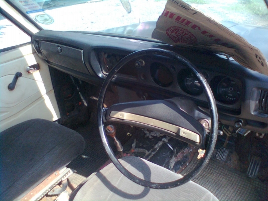 Datsun ช้างเหยียบ 4ขอ ไฟนอนเครื่องเดิม คัตซีไม่ผุราคาคุยได้0852938606