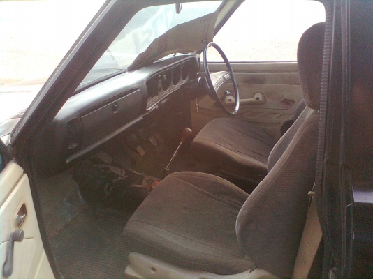 Datsun ช้างเหยียบ 4ขอ ไฟนอนเครื่องเดิม คัตซีไม่ผุราคาคุยได้0852938606