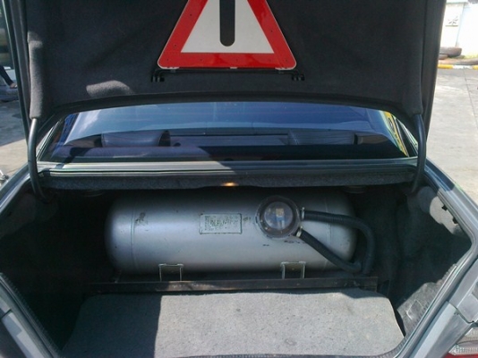 BENZ, 230 E โฉม W124 รถสวย AIRBAG ABS ทะเบียนสวย ประวัติดี เจ้าของใช้รักษา พร้อมใช้ สภาพดี