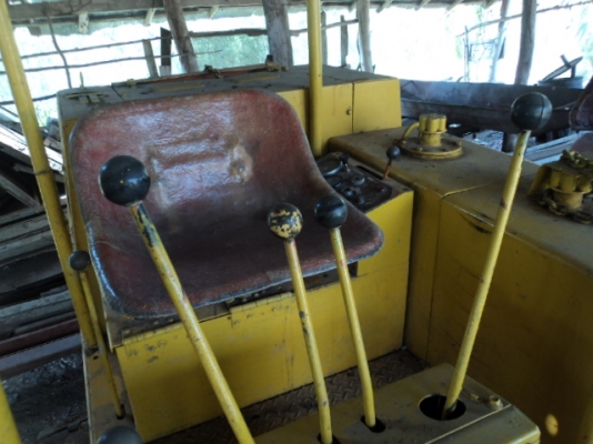 ขาย แบคโฮ pc 20   รถโม้ปูน 1  คัน