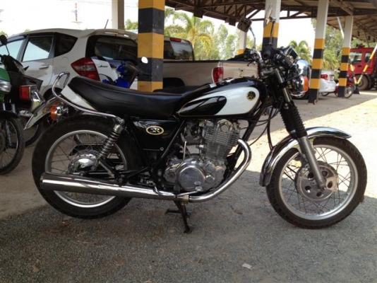 ขาย..เพื่อนฝากขาย Yamaha SR400 ปี96 บิ้วใหม่ทั้งคันสวยคับ เสีย สพม.เรียบร้อยแล้ว 75000 !!!!