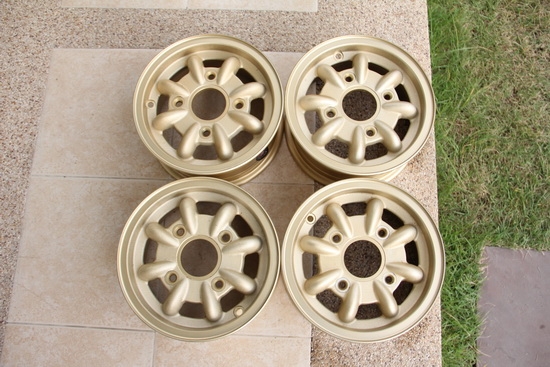 ขายล้อกล้วยขอบ 10" เบิกใหม่ญี่ปุ่น สภาพนางฟ้า