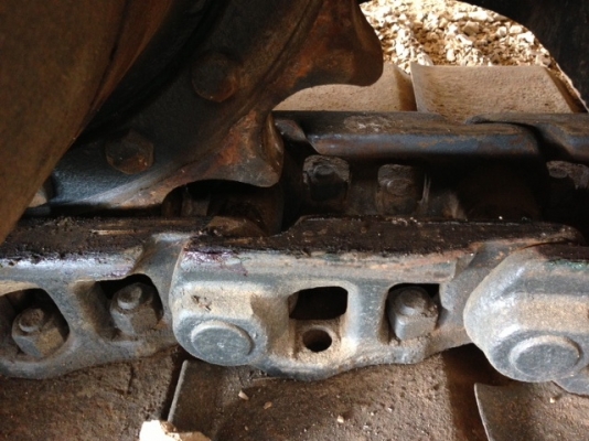 ขายรถแบคโฮ PC200-6 คันที่ 2 มีให้เลือก 3คัน รถพร้อมใช้ ไฟฟ้าครบ ช่วงล่างเต็มๆ  ราคาต่อรองได้