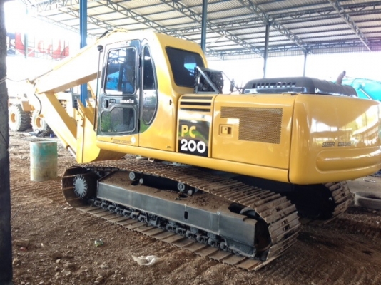 ขายรถแบคโฮ PC200-6 คันที่ 2 มีให้เลือก 3คัน รถพร้อมใช้ ไฟฟ้าครบ ช่วงล่างเต็มๆ  ราคาต่อรองได้