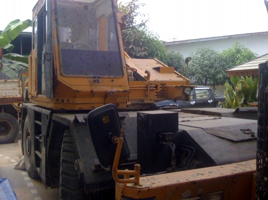 ขายรถเครน 4 ล้อ 20 ตัน TADANO M2 จิ๊ปพร้อม ยางสวย ขายรถเครน 4 ล้อ 20 ตัน TADANO M2 จิ๊ปพร้อม ยางสวย