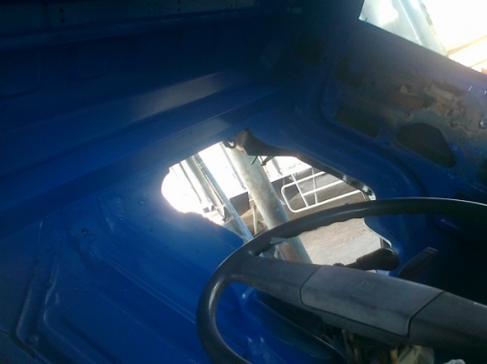 รถห้างแท้ หูช้างNPR115แรงยาว4เมตร30พร้อมใช้งาน เดิมทีสีเก่ามากๆมีผุบ้างปะแล้วทำสีใหม่ให้แล้วคัสซีสวยเครื่องแห้งรถเดิมๆโรงงานแท้ๆในรูปกำลังทำสีไกล้เส็ดแล้วไม่มีเงินจ่ายค่าช่างครับหาเงินไม่ทันใช้ครับขอขายด่วนราคาคุยได้ขายได้ผมขายครับ