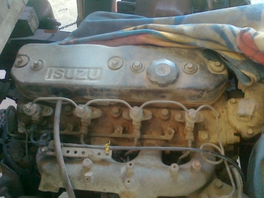 รถห้างแท้ หูช้างNPR115แรงยาว4เมตร30พร้อมใช้งาน เดิมทีสีเก่ามากๆมีผุบ้างปะแล้วทำสีใหม่ให้แล้วคัสซีสวยเครื่องแห้งรถเดิมๆโรงงานแท้ๆในรูปกำลังทำสีไกล้เส็ดแล้วไม่มีเงินจ่ายค่าช่างครับหาเงินไม่ทันใช้ครับขอขายด่วนราคาคุยได้ขายได้ผมขายครับ