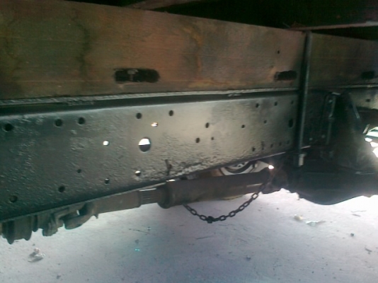 รถห้างแท้ หูช้างNPR115แรงยาว4เมตร30พร้อมใช้งาน เดิมทีสีเก่ามากๆมีผุบ้างปะแล้วทำสีใหม่ให้แล้วคัสซีสวยเครื่องแห้งรถเดิมๆโรงงานแท้ๆในรูปกำลังทำสีไกล้เส็ดแล้วไม่มีเงินจ่ายค่าช่างครับหาเงินไม่ทันใช้ครับขอขายด่วนราคาคุยได้ขายได้ผมขายครับ