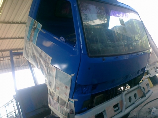 รถห้างแท้ หูช้างNPR115แรงยาว4เมตร30พร้อมใช้งาน เดิมทีสีเก่ามากๆมีผุบ้างปะแล้วทำสีใหม่ให้แล้วคัสซีสวยเครื่องแห้งรถเดิมๆโรงงานแท้ๆในรูปกำลังทำสีไกล้เส็ดแล้วไม่มีเงินจ่ายค่าช่างครับหาเงินไม่ทันใช้ครับขอขายด่วนราคาคุยได้ขายได้ผมขายครับ