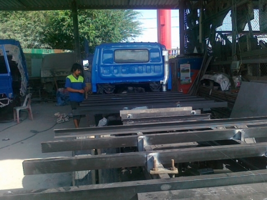 รถห้างแท้หูช้างขายหกล้อNPR115แรงยาว5เมตร กำลังจ้างต่อกระบะตามรูปเครื่องดีสีสวยแห้งๆราคาคุยได้ครับขายได้ขายเลยครับ