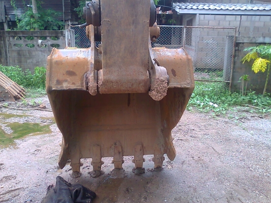 ขายด่วน!..รถแบคโฮ KOMATSU PC200-6 รถสวย ทรงดี ใช้งานได้เลย ไม่ต้องซ่อม สวยทั้งคัน.