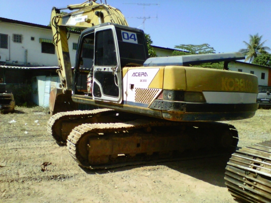 ขายKOBELCO SK200M3สภาพสวยพร้อมใช้ ราคามาต่องรองได้ ติดต่อได้ที่คุณอ๊อฟ พิจิตร 086-737-9991
