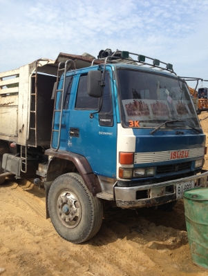 ต้องการขาย 10 ล้อ isuzu rockky jumbo