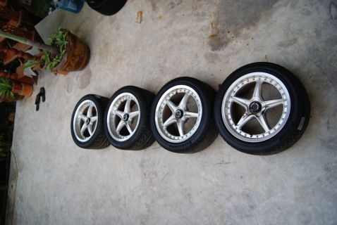 ล้อขอบ 17 หน้ากว้าง 8 et32 หลังกว้าง 9 et 36 1ชุด พร้อมยาง