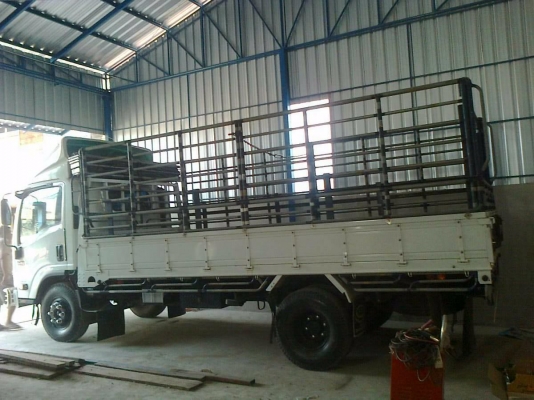 ISUZU NPR 150 HP EURO2 ปี 53 รถสวยจัดเหมือนใหม่ วิ่งน้อยใช้งาน 17,373 กม. กระบะคอกเหล็กยาว 5 เมตร ภายในเก๋งสวยครบ แอร์เย็น พวงมาลัยเพาเวอร์ ช่วงล่างเดิมๆแน่นดี ยางสภาพดี 80\% พร้อมใช้งาน เอกสารทะเบียนภาษีครบพร้อมโอนครับ