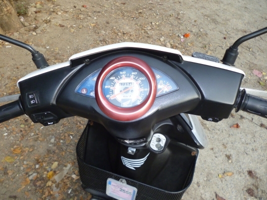 ฮอนด้าคลิ๊ก ปี51 สีขาว-ดำ(ล้อแม็ค) 21,800ภาษี พ.ร.บเต็ม รถเดิมๆ