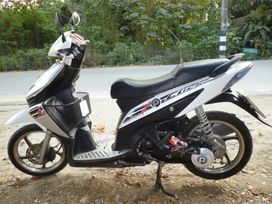 ฮอนด้าคลิ๊ก ปี51 สีขาว-ดำ(ล้อแม็ค) 21,800ภาษี พ.ร.บเต็ม รถเดิมๆ