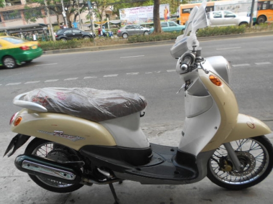ัYamaha Fino เครื่องดี ชุดสีสวย ฝั่งซ้ายไม่หอน
