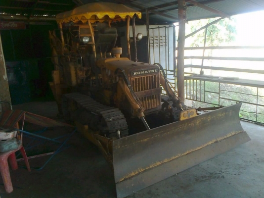 KOMATSU DHS 20-1 รถแทรกเตอร์ตีนตะขาบรุ่นพิเศษ ดันหน้าตักหลัง สภาพดีมากๆครับพร้อมใช้งาน เครื่องแรงดีไม่เยิ้ม ระบบไฮดรอลิกส์ไม่รั่วซึ่มไม่มีปัญหา อุปกรณ์ทุกชิ้นส่วนยังอยู่ครบ ช่วงล่างดี เอกสารสัญญาซื้อขาย ราคาต่อรองได้ครับ