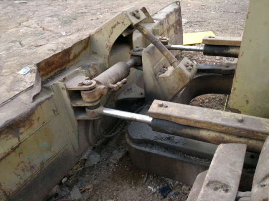 ขายรถแทรกเตอร์ KOMATSU D20P-6 ปรับ 5 ทิศทาง ตีนเป็ด รถเดิมๆพร้อมใช้