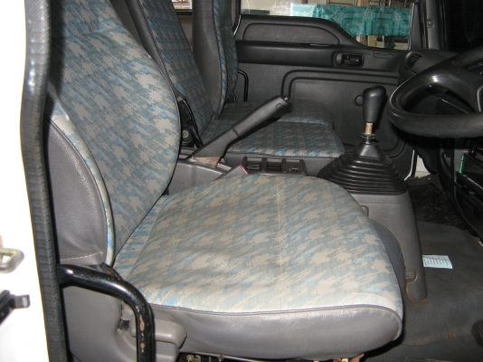 ขาย 10 ล้อ อีซูซุเดก้าดัมพ์สามมิตร 200 แรง ยาว 5.80 ม. ปี 2004 พร้อมใช้งาน สภาพกว่า 90 \% สวยกิ๊ป ๆ เครื่องแน่น คัสซีสวย รถใช้น้อย สนใจชมรถก่อนได้ครับ