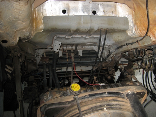 ขาย 10 ล้อ อีซูซุเดก้าดัมพ์สามมิตร 200 แรง ยาว 5.80 ม. ปี 2004 พร้อมใช้งาน สภาพกว่า 90 \% สวยกิ๊ป ๆ เครื่องแน่น คัสซีสวย รถใช้น้อย สนใจชมรถก่อนได้ครับ