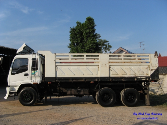 ขาย 10 ล้อ อีซูซุเดก้าดัมพ์สามมิตร 200 แรง ยาว 5.80 ม. ปี 2004 พร้อมใช้งาน สภาพกว่า 90 \% สวยกิ๊ป ๆ เครื่องแน่น คัสซีสวย รถใช้น้อย สนใจชมรถก่อนได้ครับ