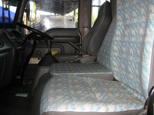 ขาย 10 ล้อ อีซูซุเดก้าดัมพ์สามมิตร 200 แรง ยาว 5.80 ม. ปี 2004 พร้อมใช้งาน สภาพกว่า 90 \% สวยกิ๊ป ๆ เครื่องแน่น คัสซีสวย รถใช้น้อย สนใจชมรถก่อนได้ครับ