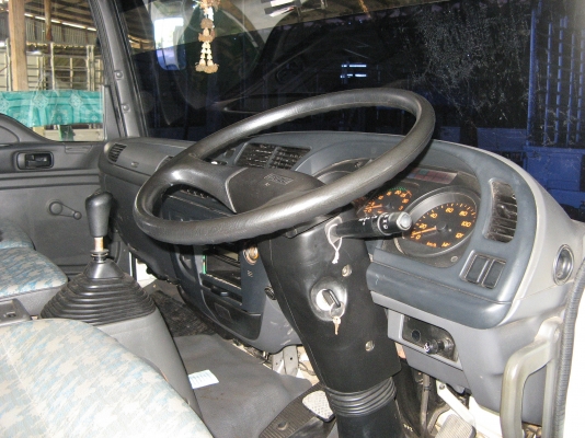 ขาย 10 ล้อ อีซูซุเดก้าดัมพ์สามมิตร 200 แรง ยาว 5.80 ม. ปี 2004 พร้อมใช้งาน สภาพกว่า 90 \% สวยกิ๊ป ๆ เครื่องแน่น คัสซีสวย รถใช้น้อย สนใจชมรถก่อนได้ครับ