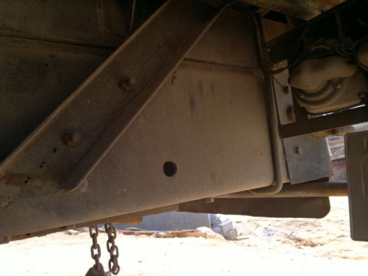 ขายรถ 10 ล้อ เพลาเดียว กระบะเหล็กคอกสูง ติดตั้ง เฮี๊ยบมือขยุ้ม  5 ตัน HINO FM รถสวย พร้อมใช้