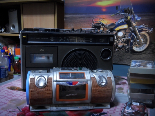 ขายวิทยุsonyโบราณ ใช้งานได้ สภาพสมบูณร์แบบ และอื่นๆอีก ขายวิทยุsonyโบราณ ใช้งานได้ สภาพสมบูณร์แบบ และอื่นๆอีก