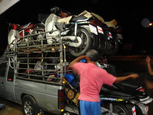 มาแล้วครับพี่น้อง ฮอนด้าดรีม คุรุสภา สภาพเดิมๆๆสวย พร้อมใช้งาน ( ทะเบียนพร้อมชุดโอน )