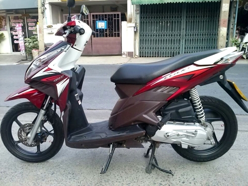 ขายด่วน CLICK i คอมบายเบรค ล้อแม็ค ปี 54 รถงามมากๆ สวยกริ๊ปๆ ราคาแค่ 25,500 บาทเท่านั้น