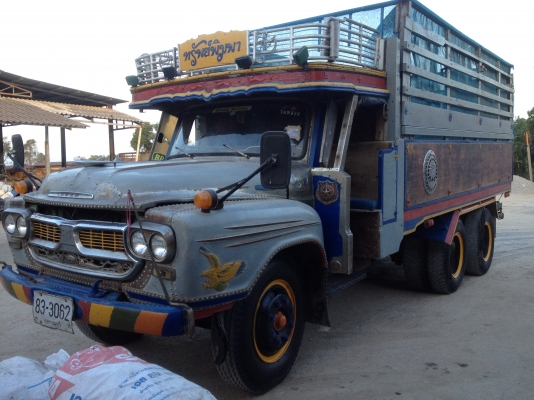 ขาย10ล้อหน้ายาว2เพลาดั๊มช่วงล่างจัมโบ้200 พ.เพาเวอร์ คัทซีสวย สวยเดิมบางป๊องๆ